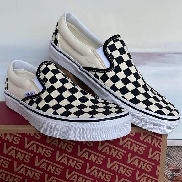 Vans Men’s Classic Slip-On
BIk&Whtchckerboard/Wht
VN000EYEBWW
Sneakers - Picture 6 of 16